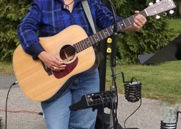 Lee Larson at the Inn at Millrace Pond on September 30